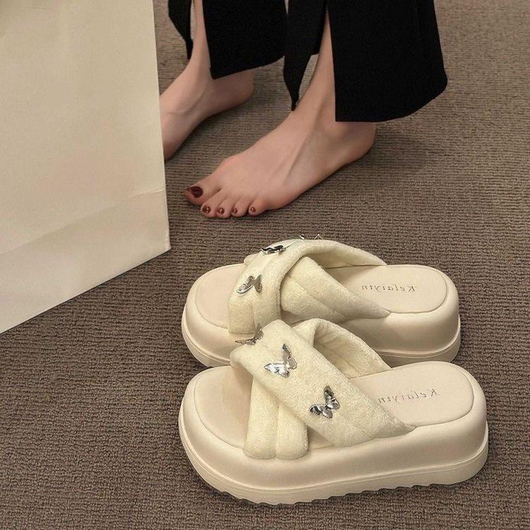 

Premium thick-soled slippers women s fashion 2025 new summer butterfly one-word slippers fashion versatile cool slippers 40