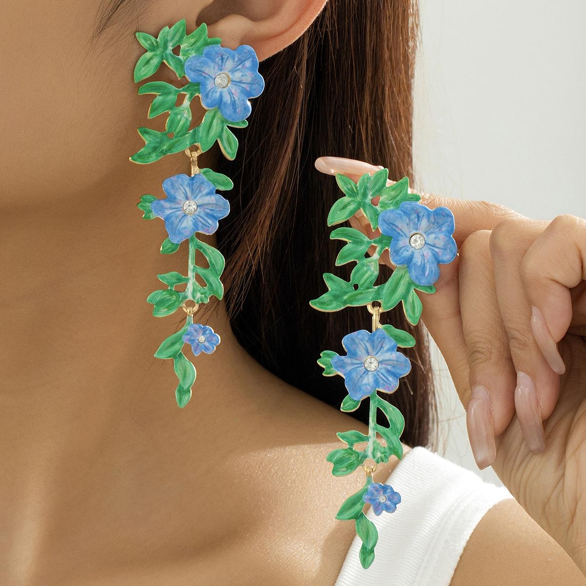 

Модные серьги-подвески для женщин синий