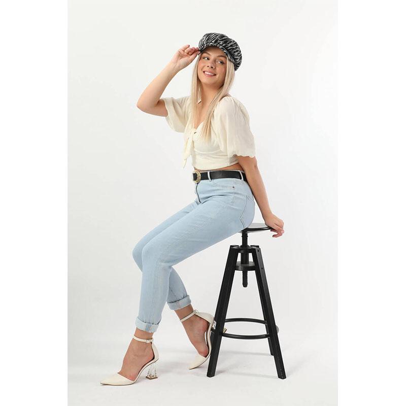 

Женские джинсы из лайкры с высокой талией голубого цвета