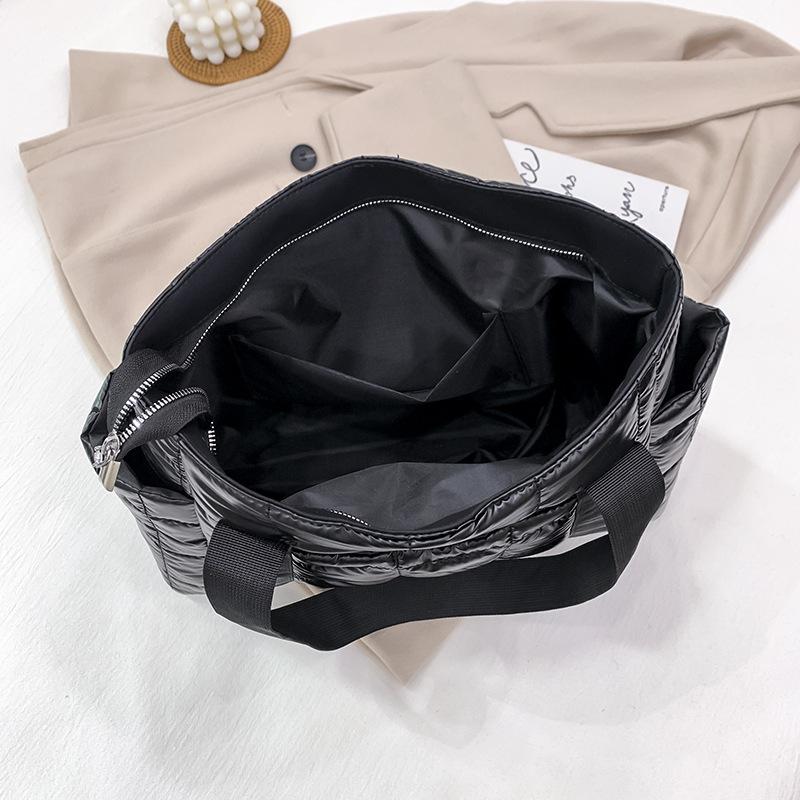 New Fashion Commuter Large Capacity Casual Shoulder Bag Women's Niche Urban Simple Versatile Cotton Clothing Bag