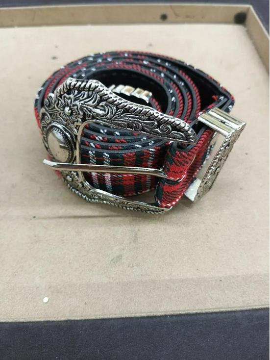 Women's High-End Red Retro Rivet Waist Chain Belt: Trendy, Versatile, Light Luxury Accessory