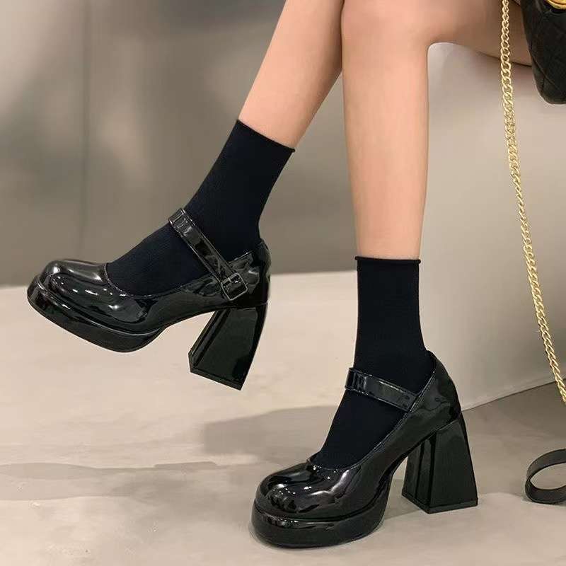 

Французские туфли Мэри Джейн женские 2025 осень новая нишевая дизайнерская темпераментная модель на толстом каблуке черные с квадратным носком туфли на высоком каблуке 55