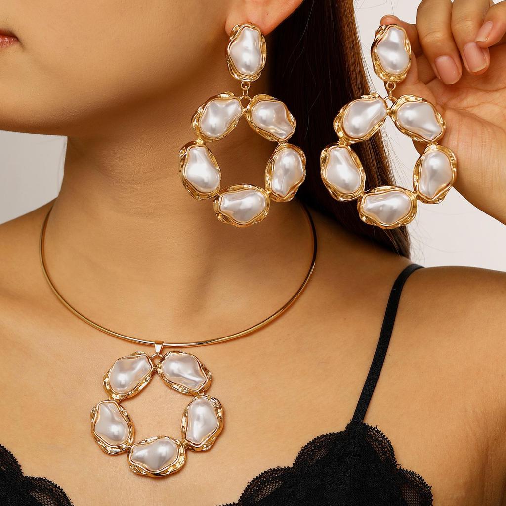 Baroque Pearl Choker - European & American Style with Irregular Design, Simple Metal Open Necklace