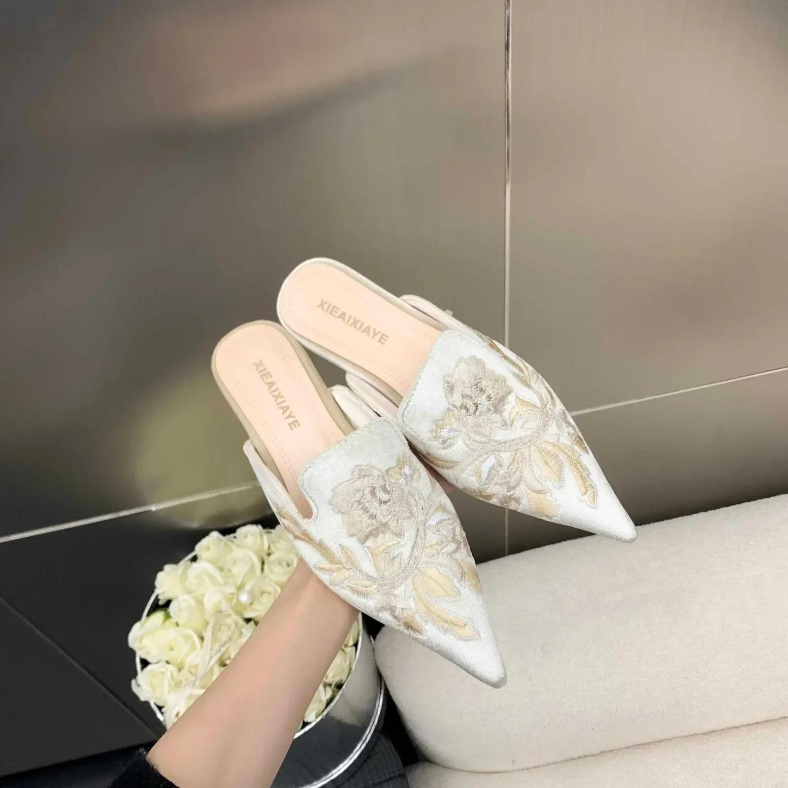 

Летние женские туфли-мюли с вышивкой, роскошные модные элегантные туфли с острым носком, женские туфли на плоской подошве, сандалии 35-39 35
