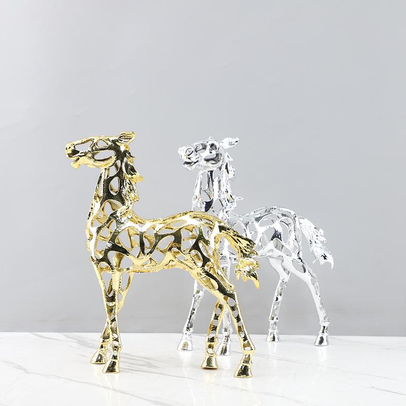 Creative Electroplated Gold Metal Horse Sculpture Luxury Electroplated Hollow Horse Animal Statue Office Living Room Decoration