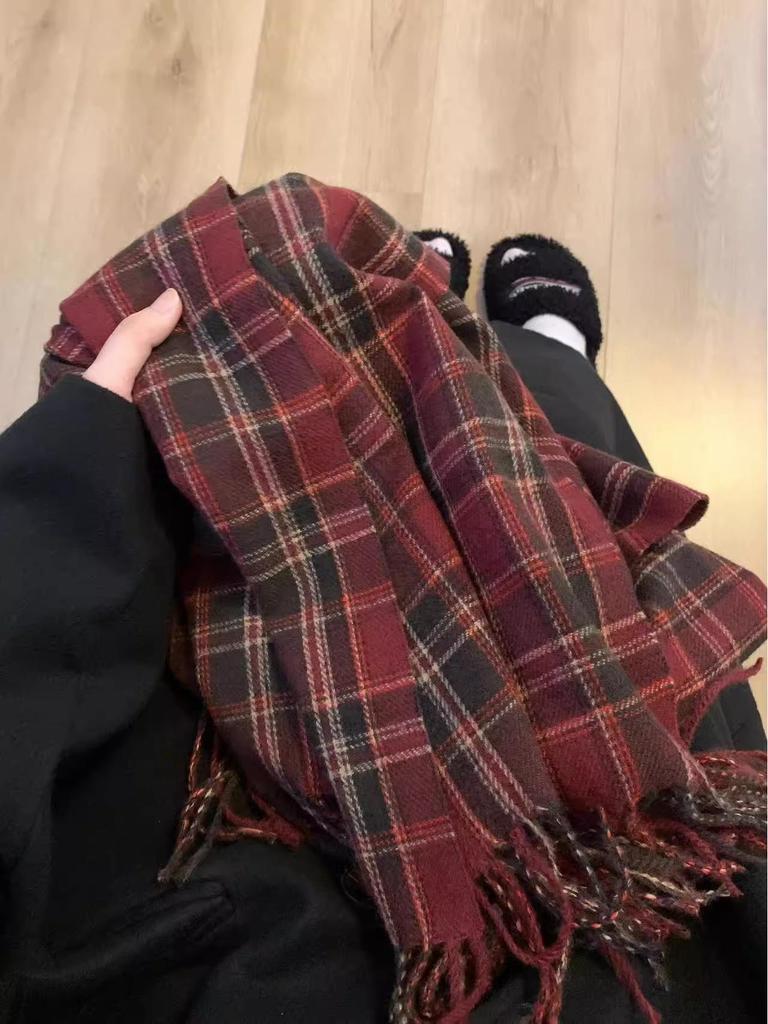 Korean Winter Green Plaid Scarf - Women's High-End Warm Shawl & Neck Warmer in Imitation Cashmere