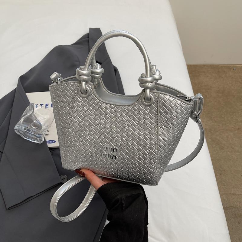 Niche woven bags women's new summer versatile messenger bags fashion handbags bucket bags