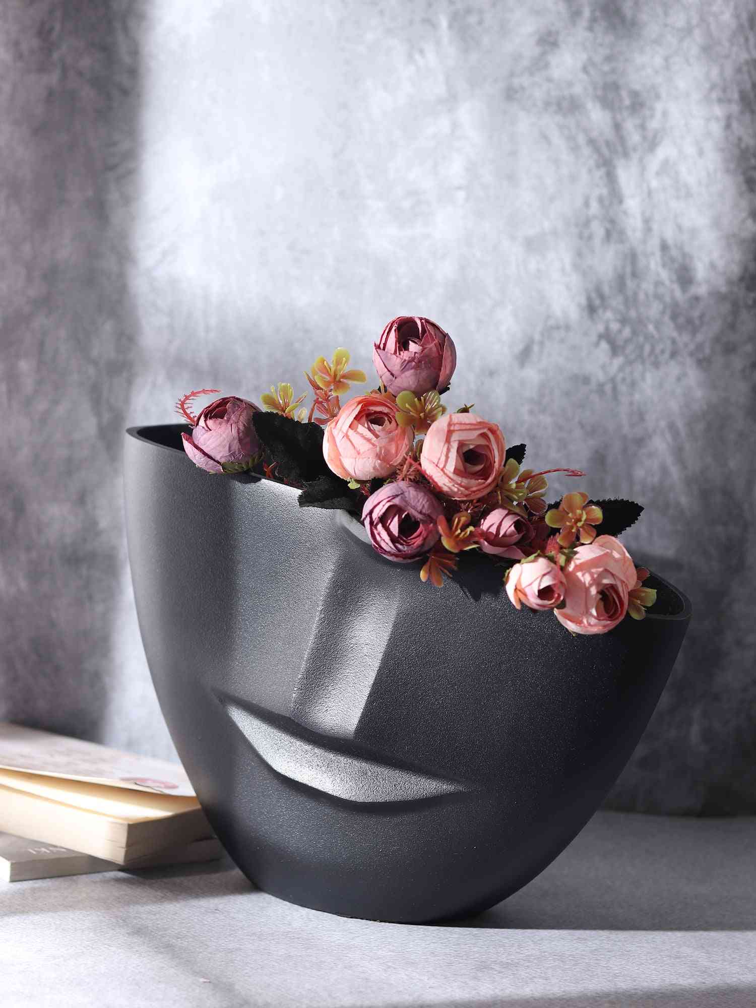 The Amused Face Vase in Black – Modern Abstract Face Decorative Vase | 31 x 11 x 22 cm 31 x 11 x 22 cm чёрный