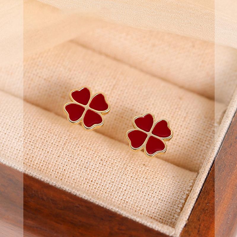 

Серьги-цветы корейские простые темпераментные серьги-гвоздики нишевые универсальные высококлассные серьги женские