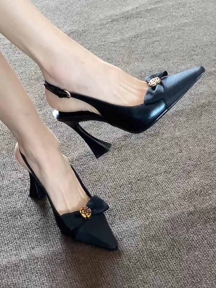 Xiaoxiang Camellia Thick-heeled Sandals Women's One-word with Hollow Pointed High Heels