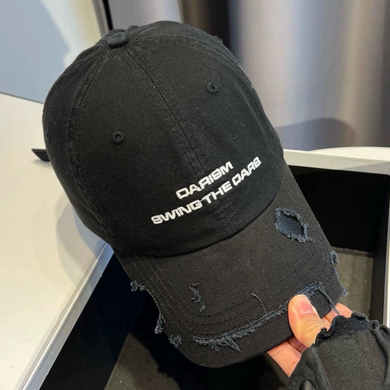 

Кепка в уличном стиле с перфорированным козырьком Хип-хоп бейсболка для мужчин и женщин и Парная кепка с вышитыми европейскими и американскими буквами (56~ 61cm)