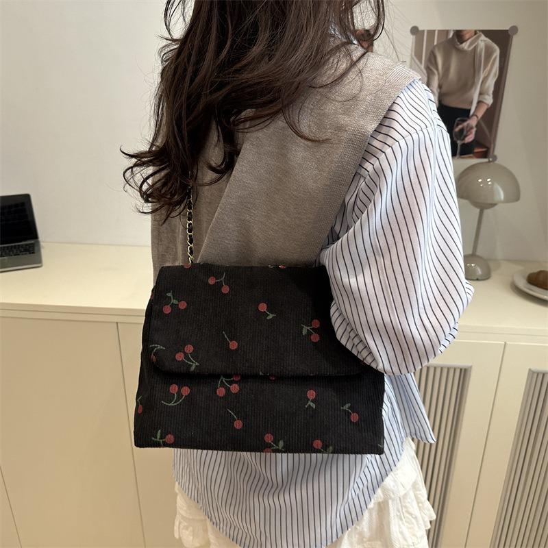 Beautiful Fresh Casual Sweet Printed Large Capacity Chain Shoulder Armpit Bag Versatile Commuter Messenger Bag Women