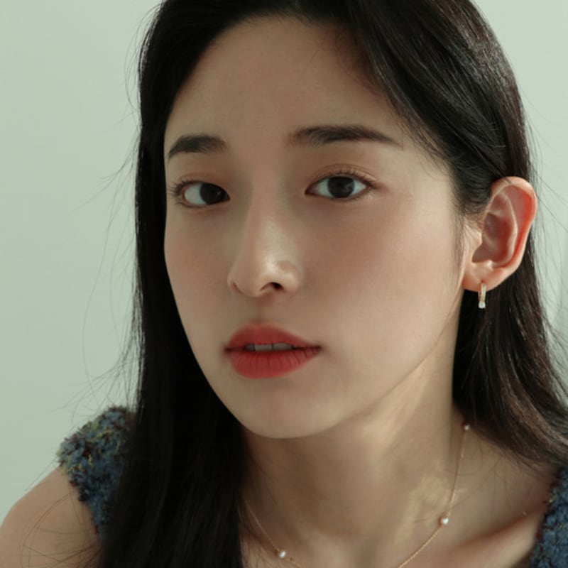 Less Is More 14K Gold Cubic One Touch Earring