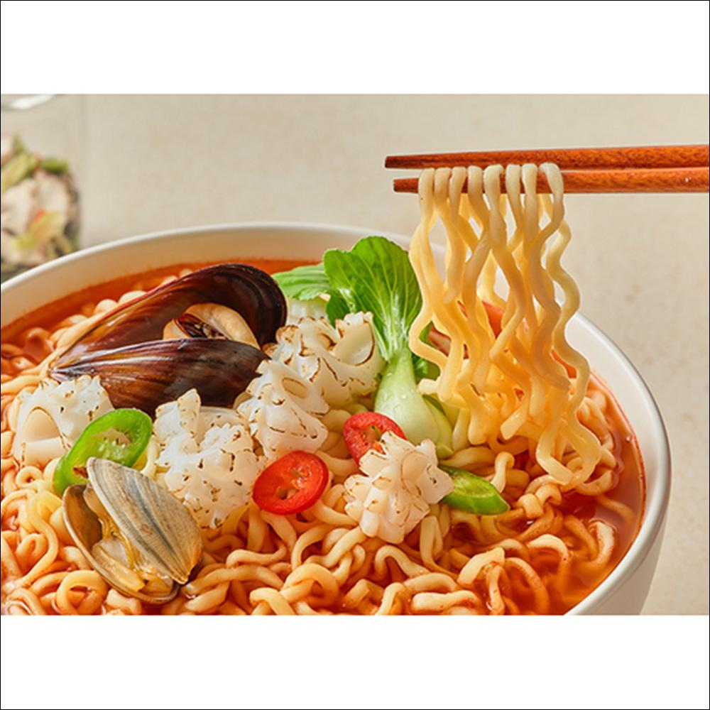 Nongshim Squid Champong (Ojing-eo Jjamppong) Cup (Small) 67g x 6 Cups (1 Bundle)