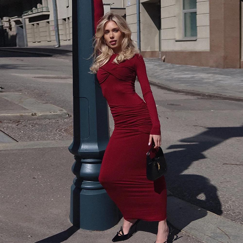Long Sleeved Slim Fit Long Dress Women's New Round Neck Pleated