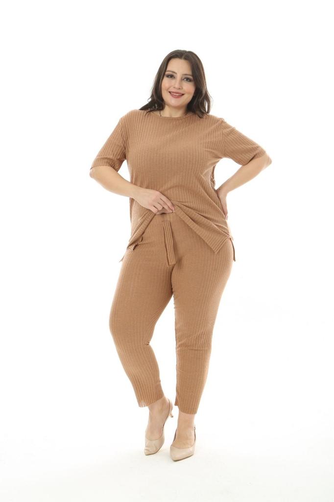 Damemote i stor størrelse treningsdresssett med korte ermer, elastisk midje, splitt, komfortabel, dobbel camisole-dress