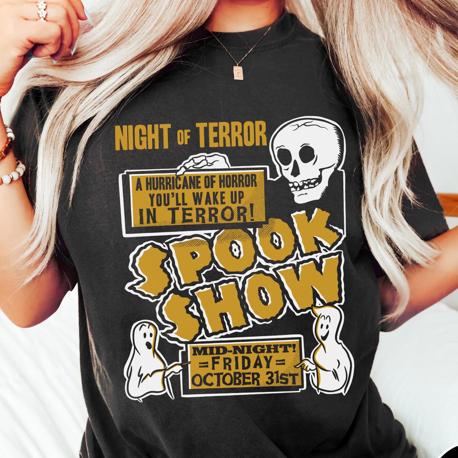 Retro Halloween Comfort Colors® Spook Show Shirt, Spooky Horror T-Shirt, Halloween Aesthetic, Vintage Women s Halloween Shirt, Ghost T-Shirt XL