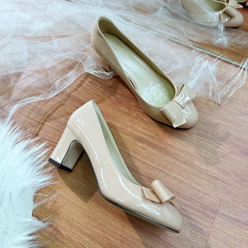 

Новые весенне-осенние универсальные туфли-лодочки на высоком каблуке с бантом, с открытым верхом, с милым темпераментом, туфли на среднем каблуке 40