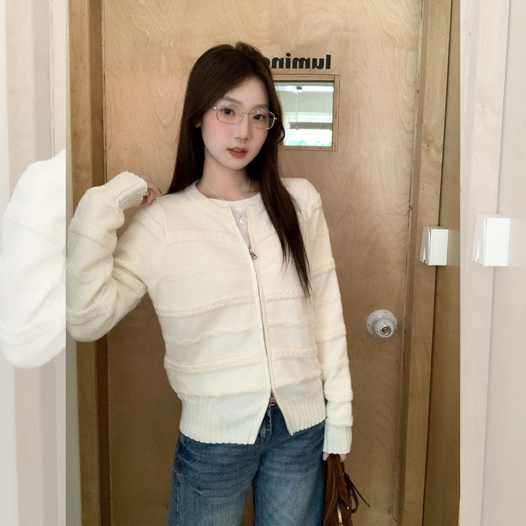 White Lazy Zipper Cardigan Jacket Women's Autumn and Winter Wear Top Loose Design Knitted Sweater