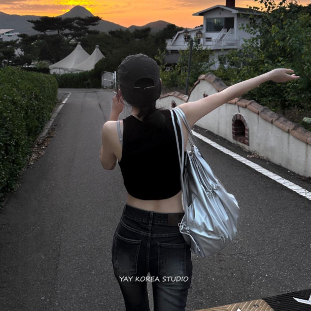 2025 New Korean Niche Design Drawstring Pleated Backpack Women Commuting Versatile Casual Lightweight Small Backpack