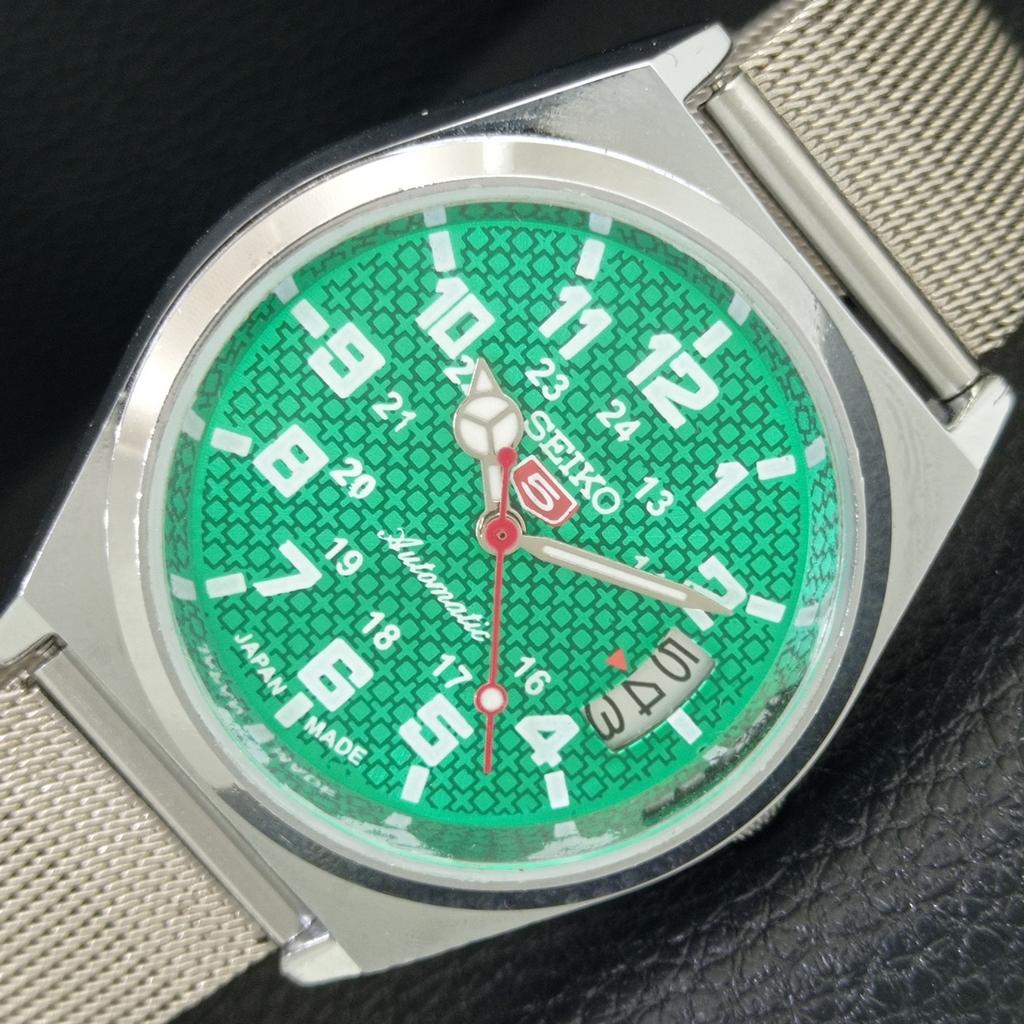 JAPAN VINTAGE REFURBISHED SEIKO 5 AUTOMATIC MENS GREEN DIAL WATCH a443856-1