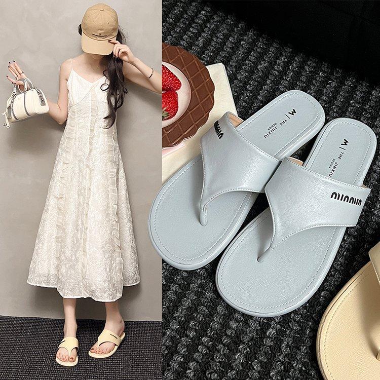 2025 Spring and Summer New Fashion Outer Wear Flat Flip-flops Women's Versatile Toe Slippers Small Fragrant Sexy