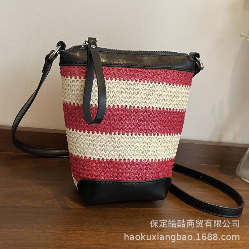 Handwoven Bag Women's 2025 New Trendy Summer Fashion Seaside Vacation Shoulder Bag Straw Crossbody Bucket Bag