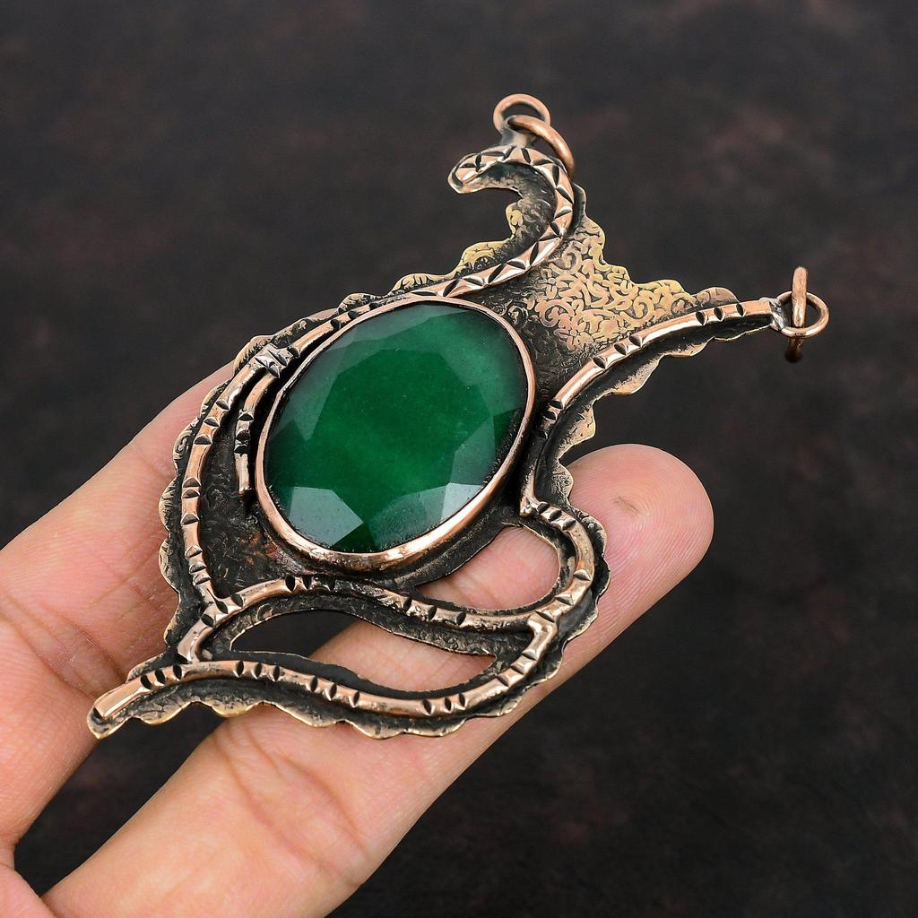 Кулон із гранованим замбійським смарагдом. Мідний кулон. Елегантний кулон. Мідні ювелірні вироби ручної роботи. Кулон із дорогоцінним камінням. Подарунок для неї. Ювелірні вироби із замбійського смарагду.