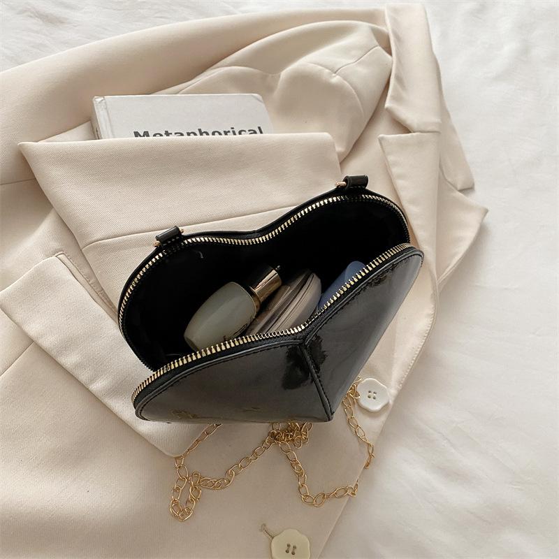 Nischen-Design Liebe Tasche 2025 Frühling und Sommer neue Damen Tasche Lackleder glänzend Umhängetasche personalisierte Mini-Umhängetasche Trend