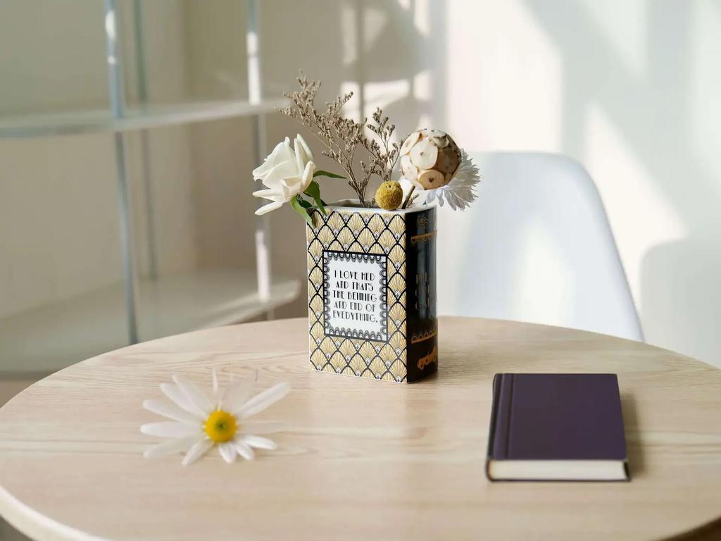Creative Square Painted Flowers Book Ceramic Vase Flower Arrangement Art Crafts Irregular Table Vase Ornaments Home Decoration