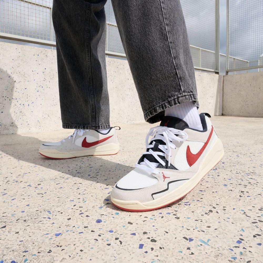 Jordan CMFT Era Sail Black Redstone 44