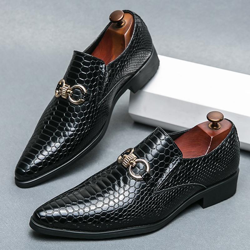 Pointed Toe Metal Button Patent Leather Dress Casual Shoes For Men Fashion Party Wedding Dress Homecoming Footwear