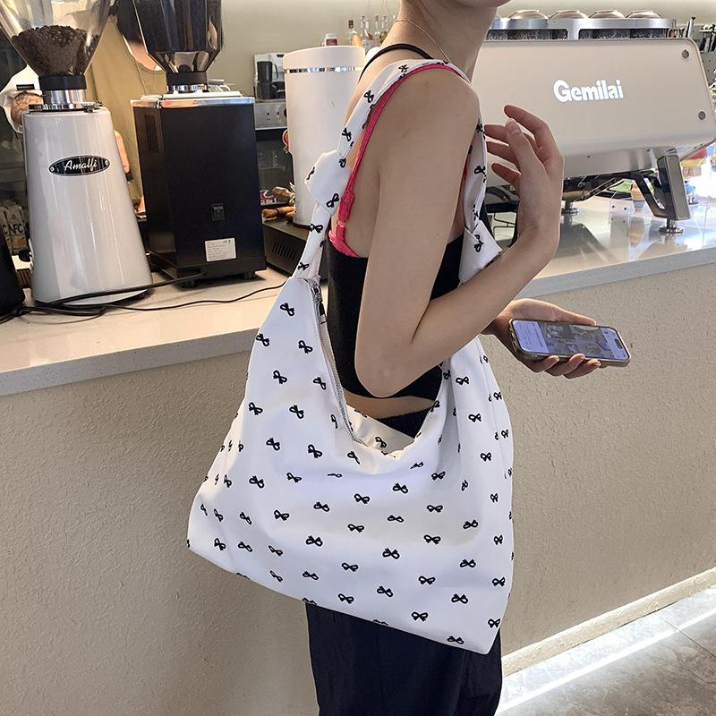 Women's Hand Bag Female Sweet Style Casual Nyl Fabric Printed Bow Bag Korean Versi Shoulder Bag Kawaii Bag Beach Tote Bags