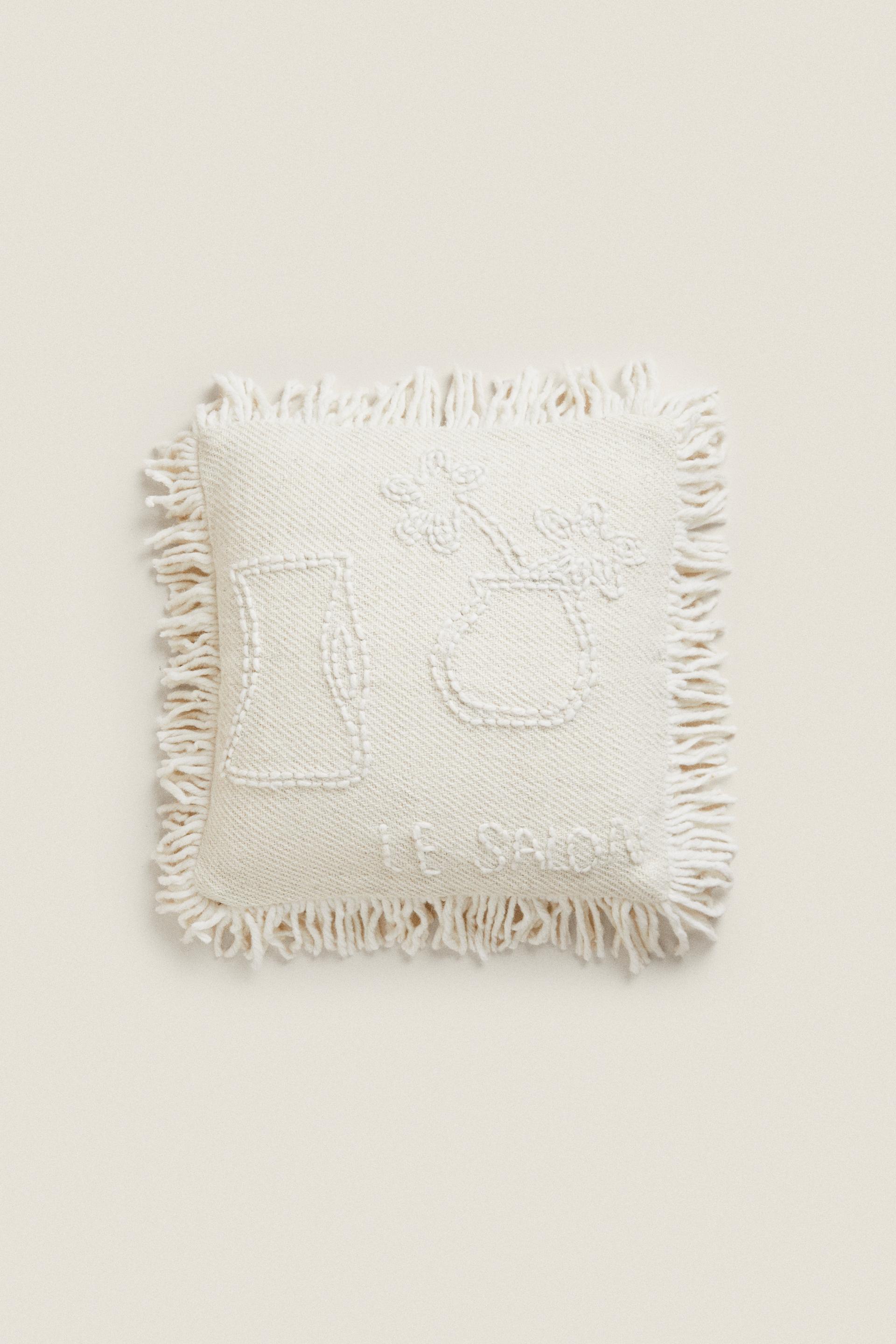 

ШЕРСТЯНОЙ ЧЕХОЛ НА ПОДУШКУ