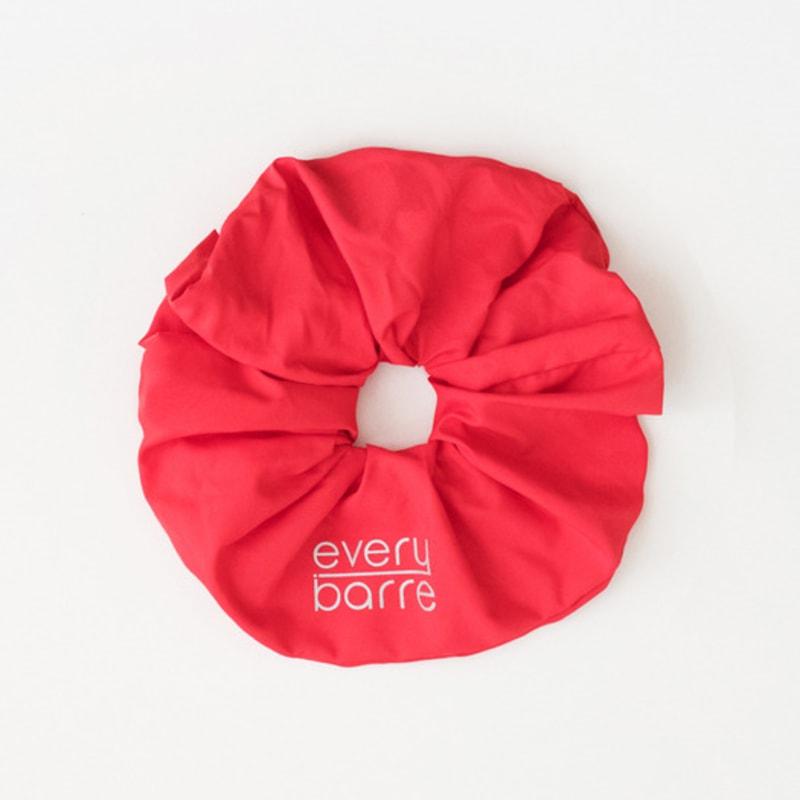 

ENOUGHLIP OVERSIZED SCRUNCHIE (Every Barre x Enoughlip) Ivory