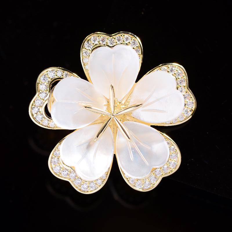 

Корейская Мода Цветочная Брошь с Цирконом: Элегантная булавка для костюмов и пальто золотой