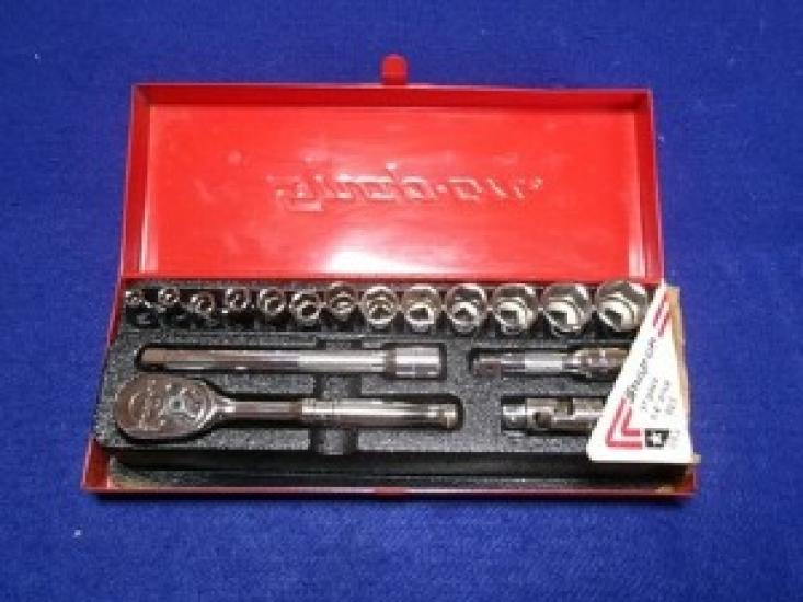 

Snap-On Б/У 17 шт. Набор метрических 6-гранных торцевых головок с приводом 1/4 117TMM