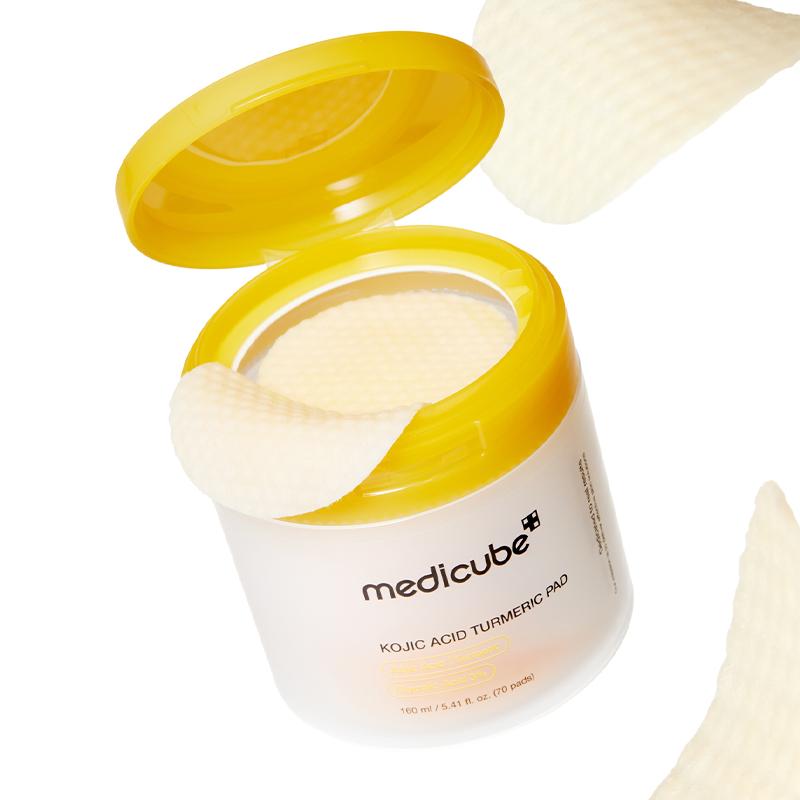 MEDICUBE KOJIC ACID TURMERIC TONER PAD (70 Pads)