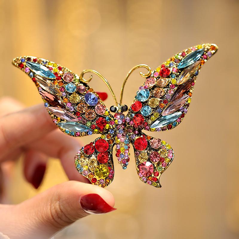 Exquisite European & American Crystal Butterfly Brooch Pin with Classic Shoe Buckle Design