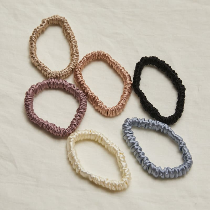 

Dwelly Премиум Шелк Малбери 100% Скранчи S (6 цветов) black