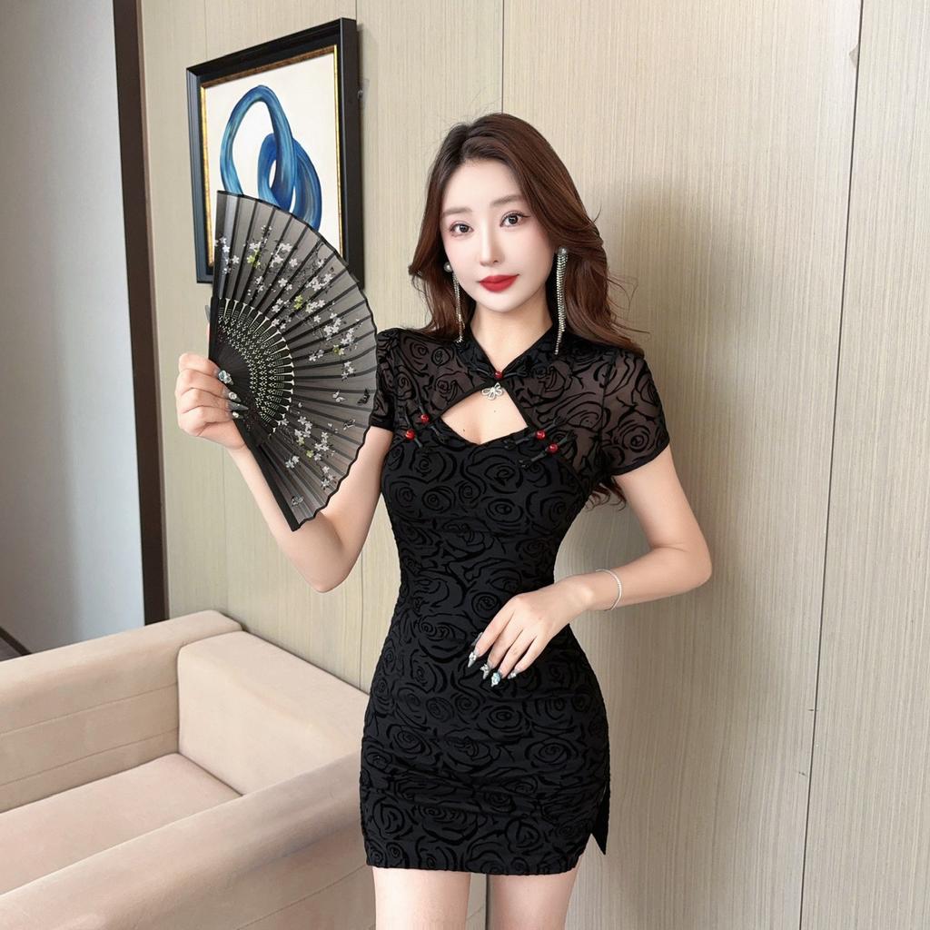 Beflockung neue chinesische burgundrote verbesserte Cheongsam-Kleid Kleid Netzstoff-Nähte eng durchbrochen sexy Hüftwickel kurz
