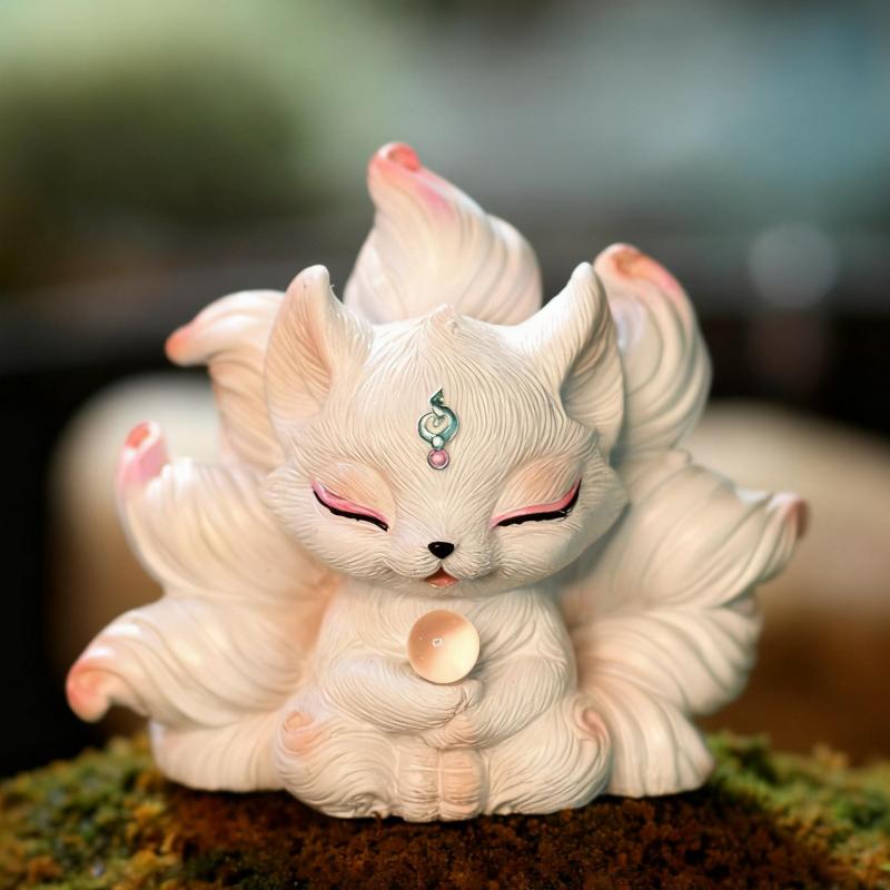 1 Piece Nine-Tailed Fox Desktop Ornament Car Decoration Cute Little Fox Figurine Car Interior Decoration New Home Decor Desk Ornamen