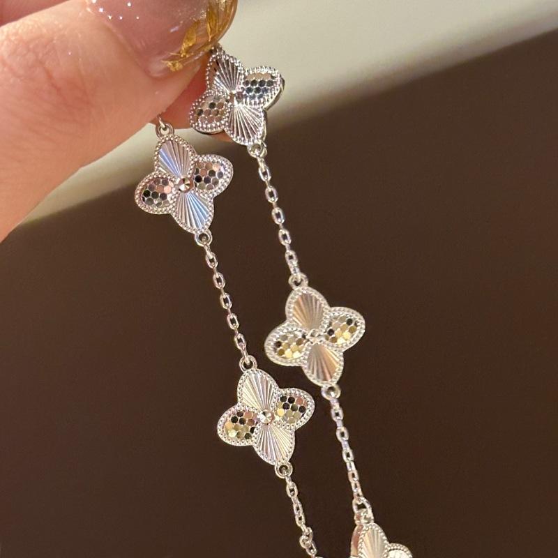 

Легкая роскошь, ретро, китайский браслет Клевер с четырьмя лепестками , универсальное гальваническое покрытие из настоящего золота, высокая стойкость цвета, темпераментные украшения