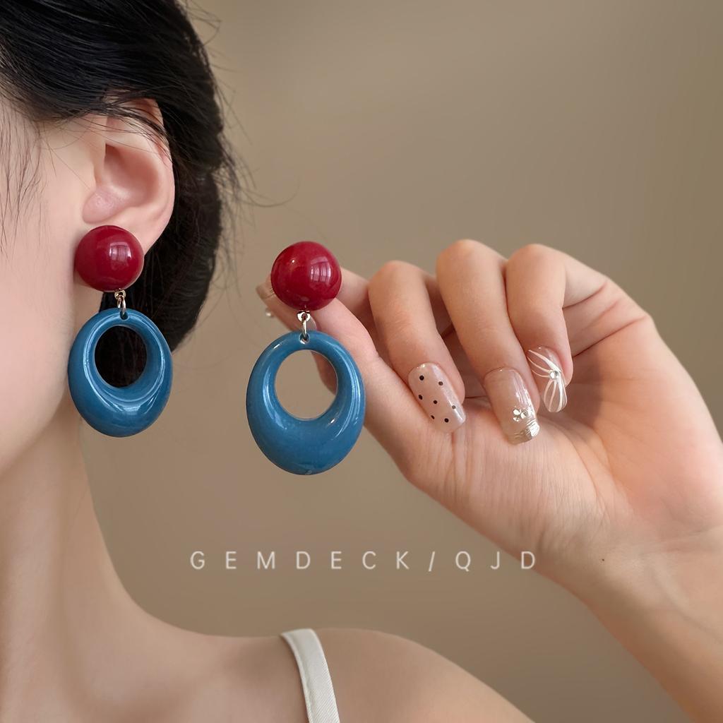 Dopamine flower ear hook women's new holiday style accessories ear clips without ear piercings, high-end seaside cute ear accessories