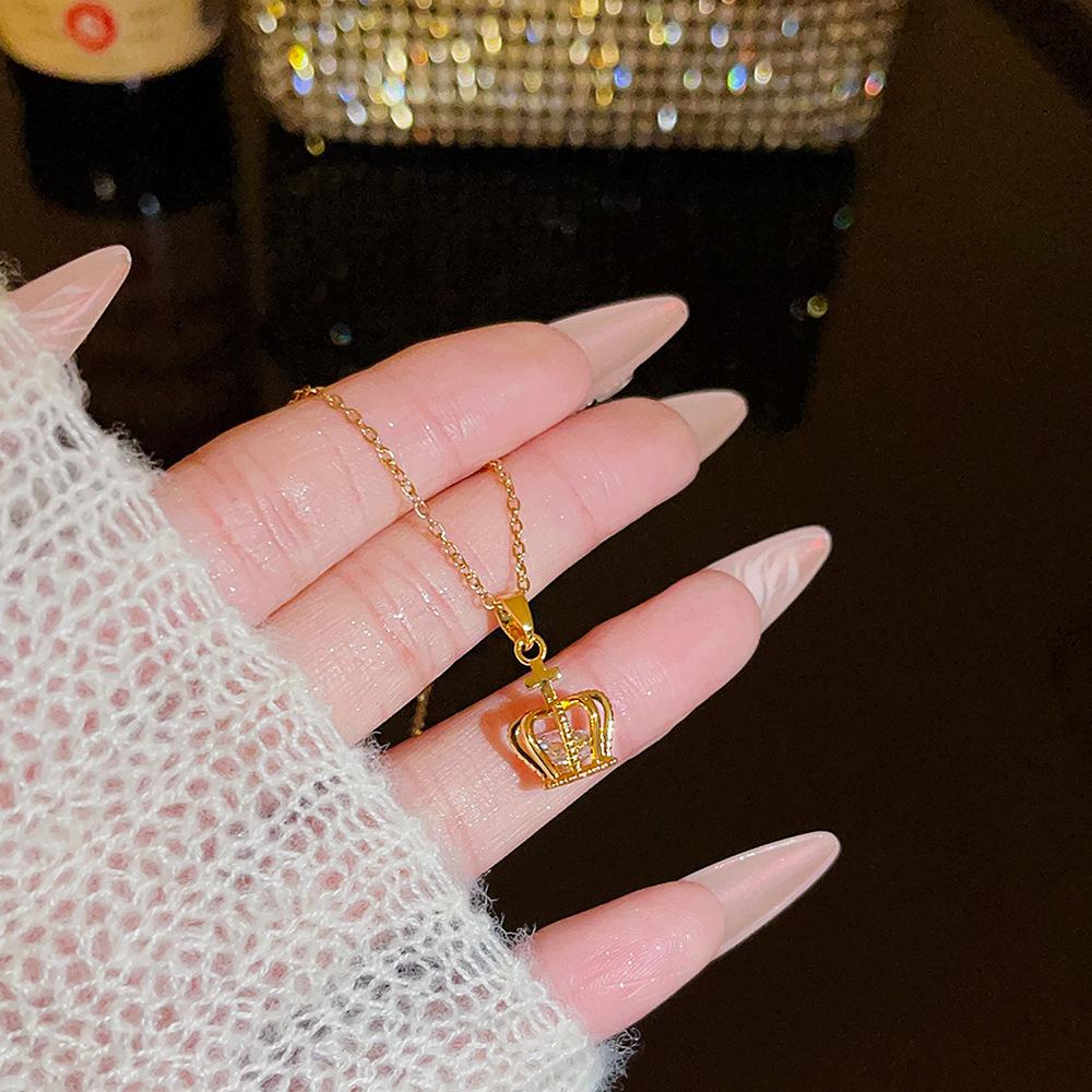 Fashion Light Luxury Titanium Steel Necklace Women'S High-End Pendant Sweet Temperament Collarbone Chain Does Not Fade Accessories