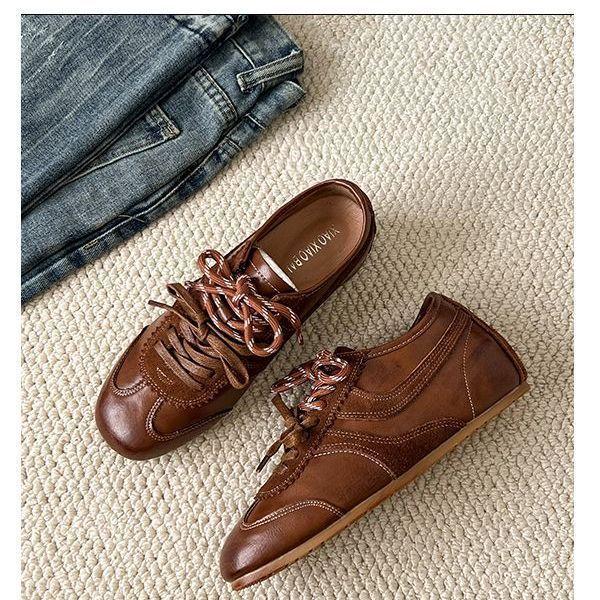 

Korean version of small man height increase retro square head German training shoes winter 2025 new casual versatile fashion Forrest Gump shoes 40