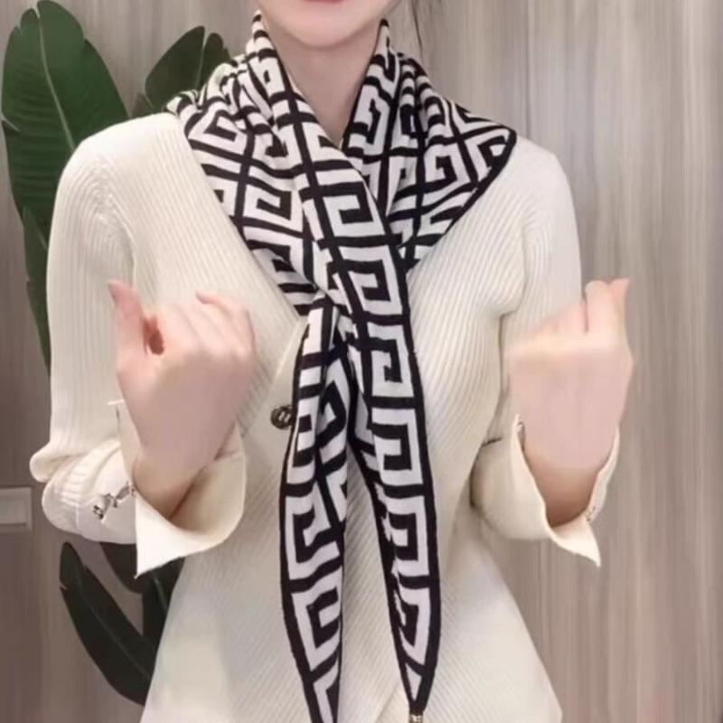 Foulard in cotone con motivo ikat blu e marrone | Disponibile
