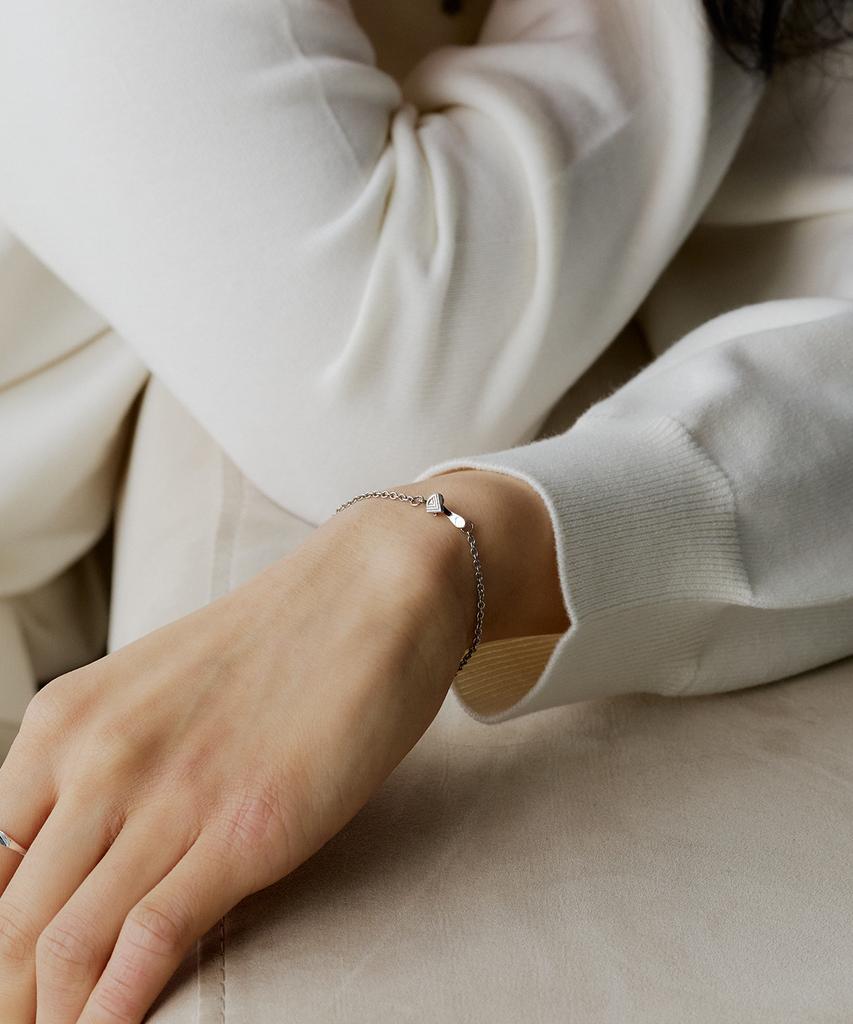 Silvertag Stb-26Ss8 Serpent Chain Bracelet
