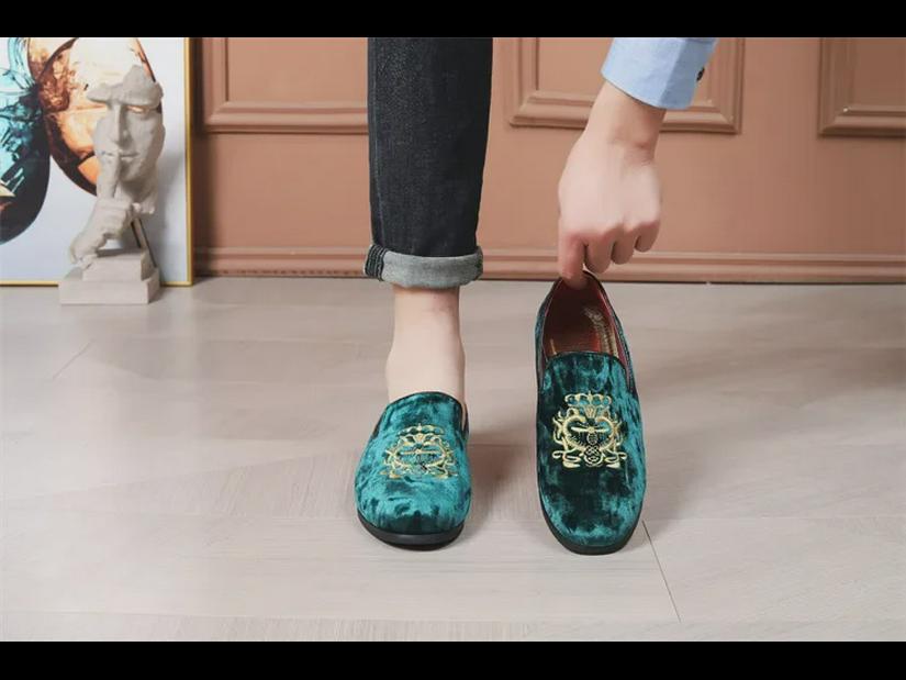 Men's Embroidered Slip-On Loafers: Summer Breathable Round-Toe Casual Shoes