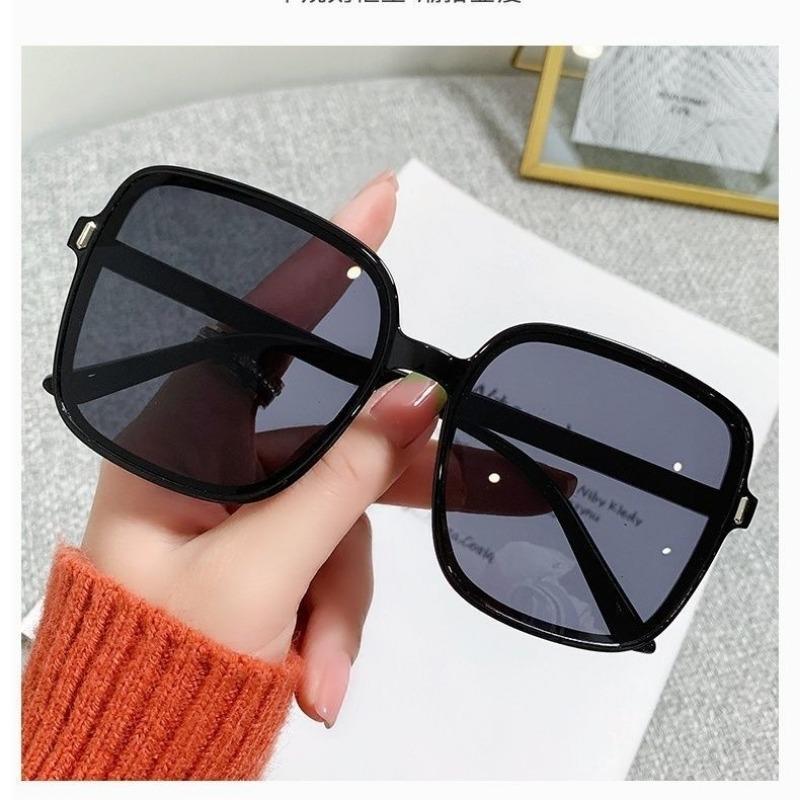 Oversize Square Sunglasses Women Fashion Luxury Personlity Gradient Sun Glasses Female Outdoor Shades Glasses Anti Glare Eyewear